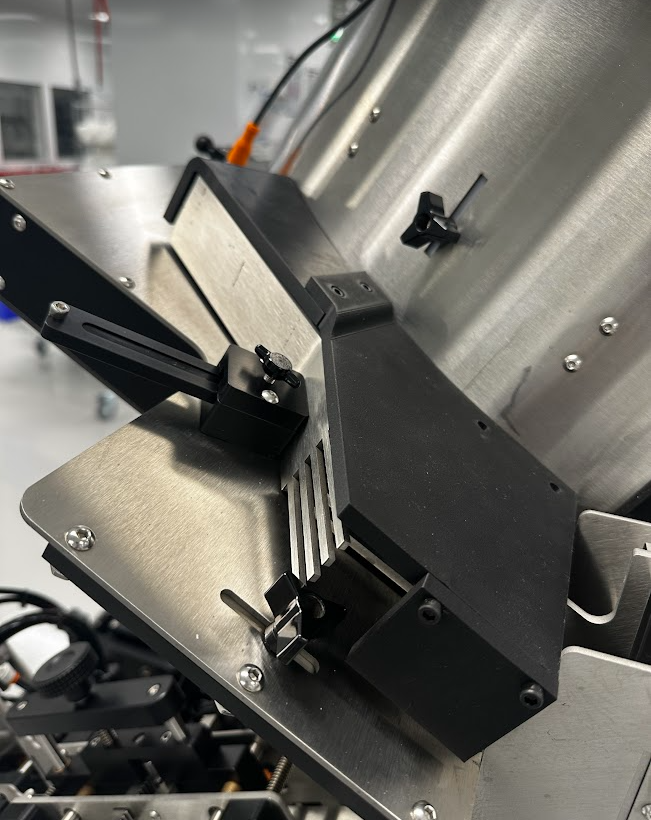 Kinex capper detail